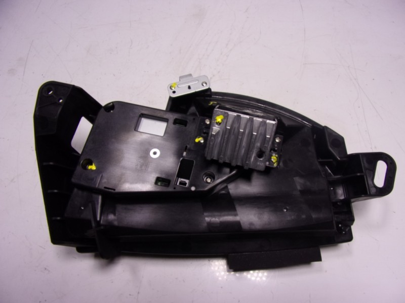 Recambio de cuadro instrumentos para toyota yaris 1.5 vvti hev referencia OEM IAM 83108K0010 83108K0010 