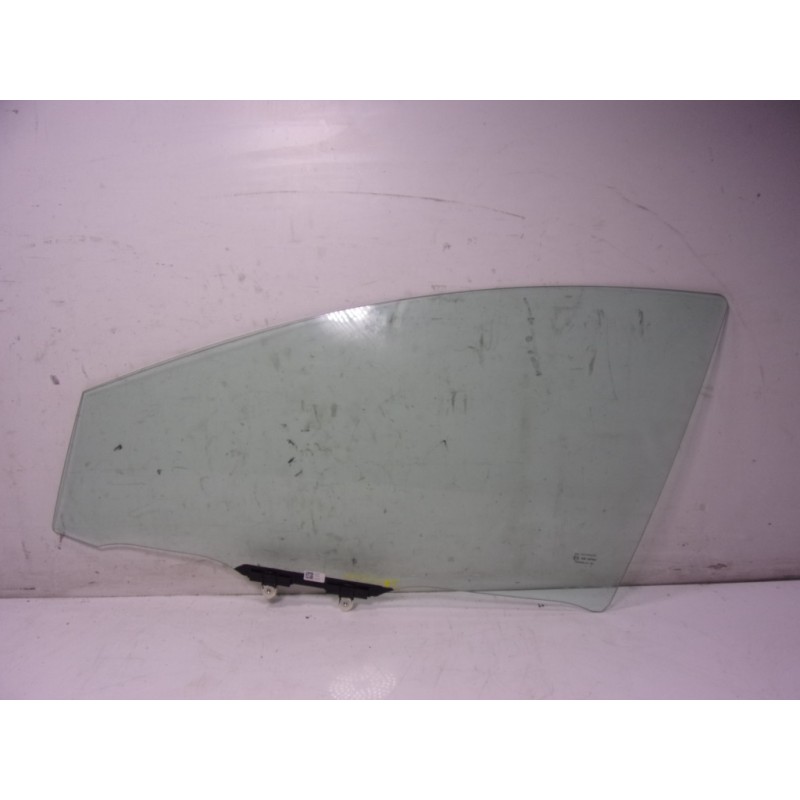 Recambio de cristal puerta delantero izquierdo para toyota yaris 1.5 vvti hev referencia OEM IAM   