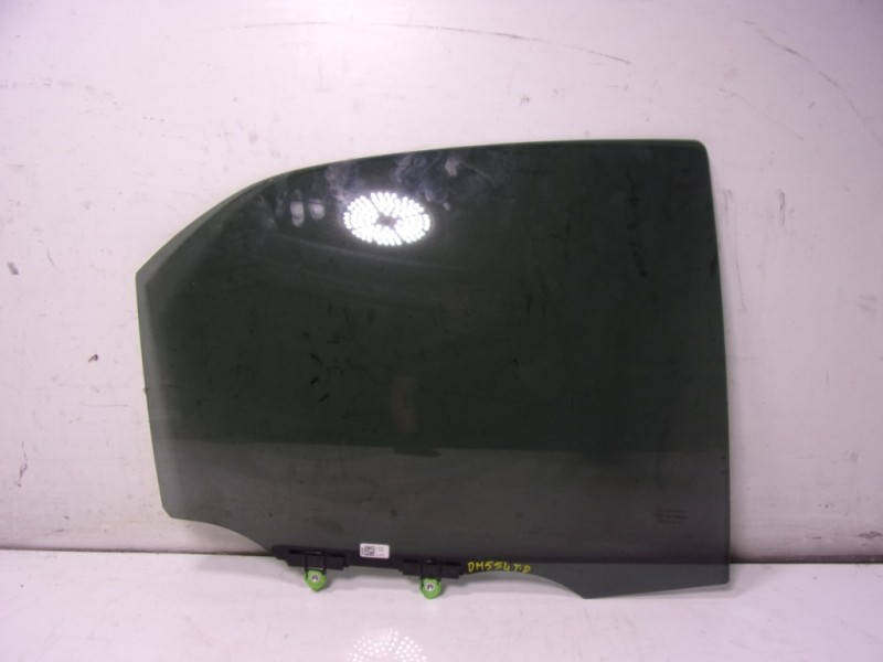 Recambio de cristal puerta trasero derecho para toyota yaris 1.5 vvti hev referencia OEM IAM   