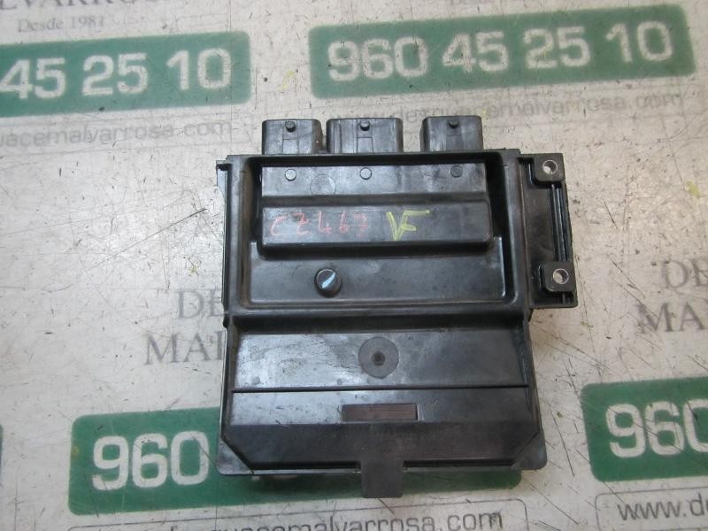 Recambio de centralita motor uce para renault clio iii expression referencia OEM IAM   