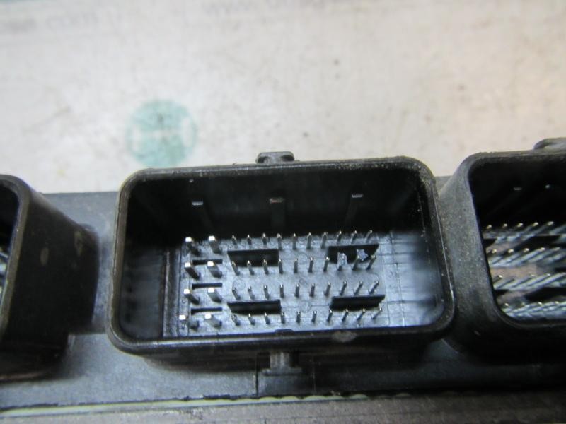 Recambio de centralita motor uce para renault clio iii expression referencia OEM IAM   