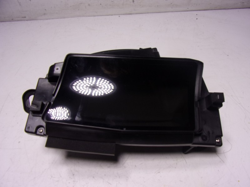 Recambio de cuadro instrumentos para toyota yaris 1.5 vvti hev referencia OEM IAM  83108K0010 