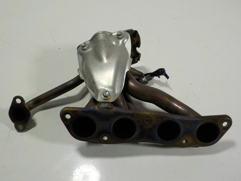 Recambio de colector escape para lexus ct 200h referencia OEM IAM 1714137110  