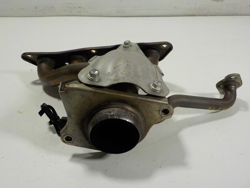 Recambio de colector escape para lexus ct 200h referencia OEM IAM 1714137110  