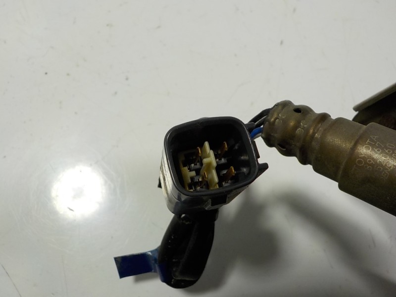 Recambio de colector escape para lexus ct 200h referencia OEM IAM 1714137110  