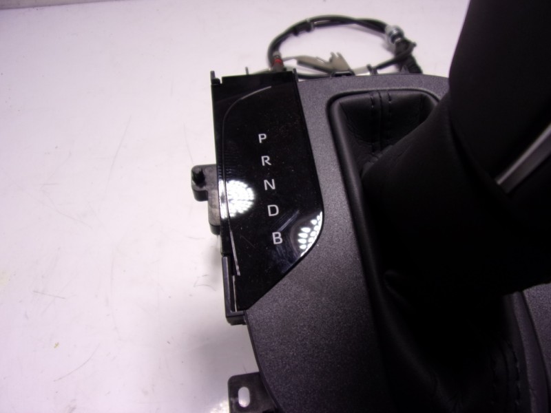 Recambio de palanca cambio para toyota yaris 1.5 vvti hev referencia OEM IAM   