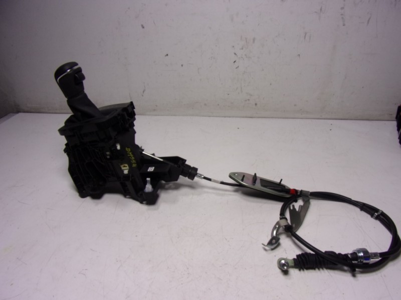 Recambio de palanca cambio para toyota yaris 1.5 vvti hev referencia OEM IAM   