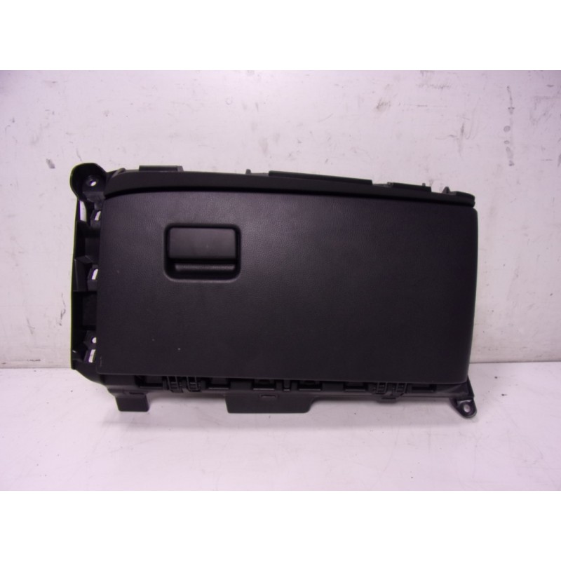 Recambio de guantera para toyota yaris 1.5 vvti hev referencia OEM IAM   