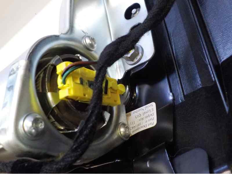 Recambio de salpicadero para mercedes-benz clase m (w164) 3.5 v6 cat referencia OEM IAM A16468028879D84 A1648600805 