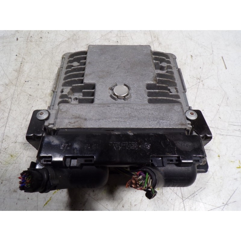 Recambio de centralita motor uce para seat ibiza sc (6j1) fr referencia OEM IAM 03F906070GR 03F906070GR 5WP44830