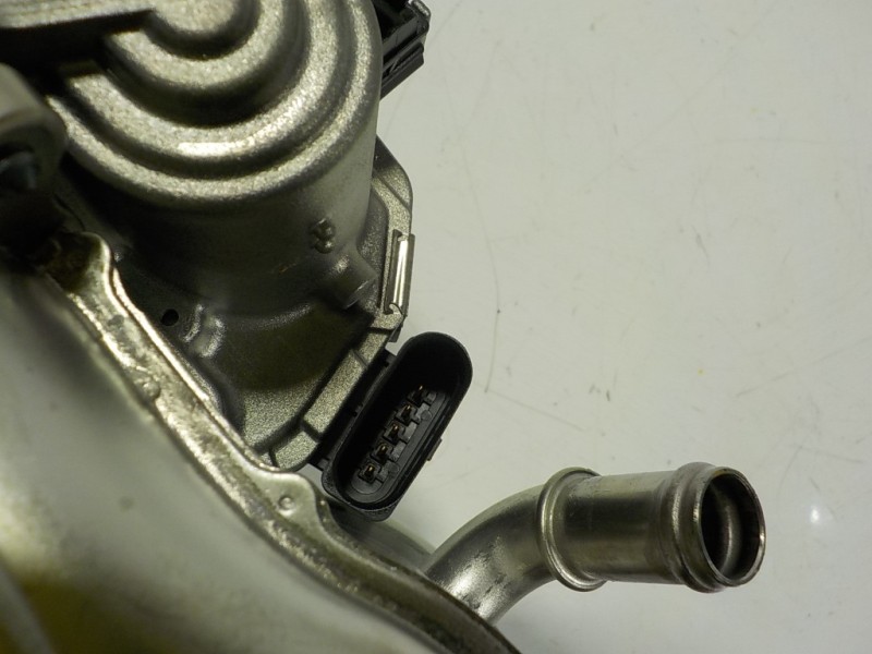 Recambio de enfriador egr para seat leon sportstourer (kl8) style referencia OEM IAM 05L131512C 05L131512D 