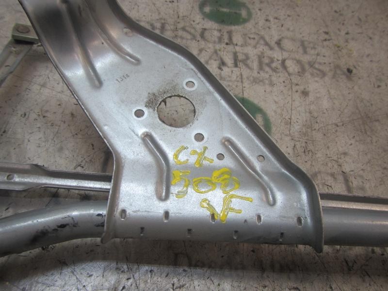 Recambio de articulacion limpia delantero para dacia duster adventure referencia OEM IAM 8200619512  