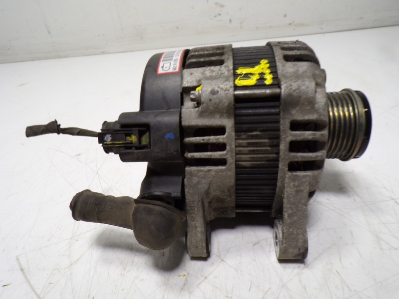 Recambio de alternador para hyundai tucson tecno safe 2wd bluedrive referencia OEM IAM 373002F300 373002F300 