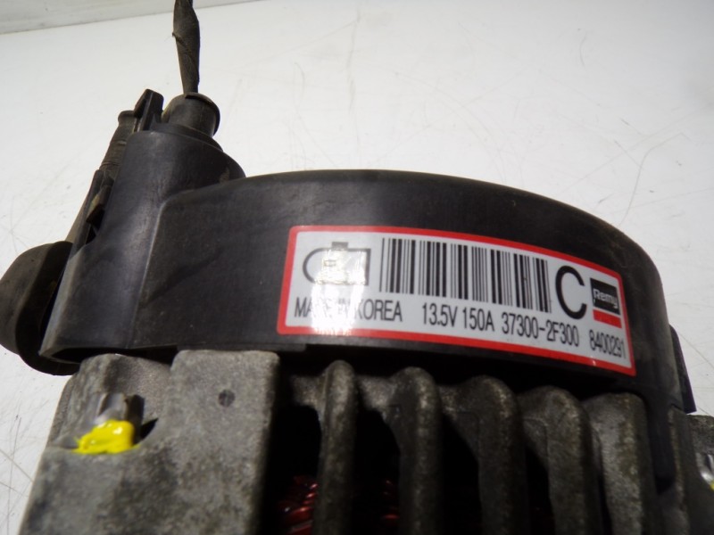 Recambio de alternador para hyundai tucson tecno safe 2wd bluedrive referencia OEM IAM 373002F300 373002F300 
