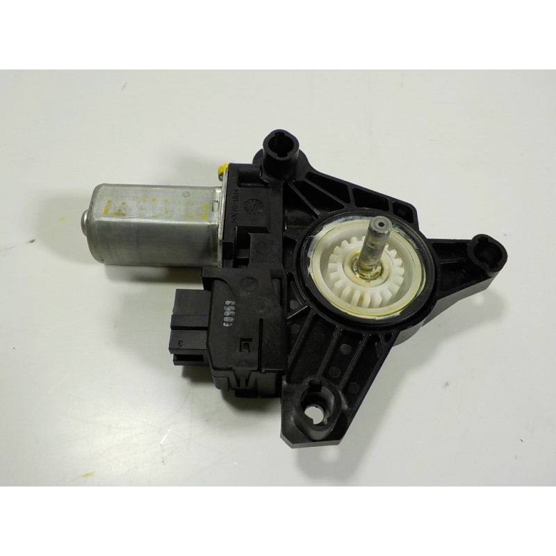 Recambio de motor elevalunas trasero izquierdo para mercedes-benz clase a (w176) 1.8 cdi cat referencia OEM IAM A2469063100 9687