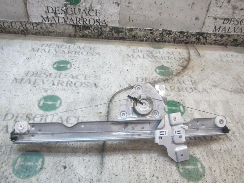 Recambio de elevalunas delantero derecho para dacia duster adventure referencia OEM IAM 807206838R  