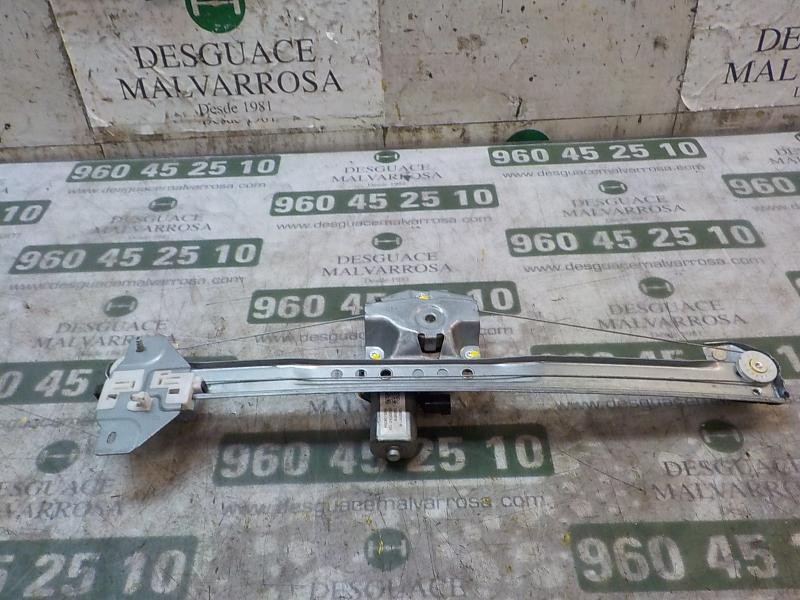 Recambio de elevalunas delantero derecho para dacia dokker 1.5 dci diesel fap cat referencia OEM IAM 807209071R  