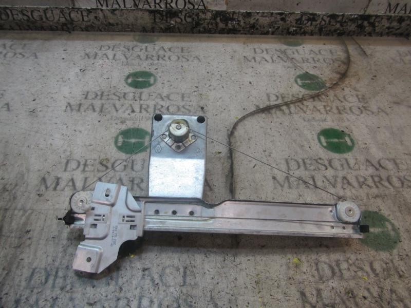 Recambio de elevalunas trasero izquierdo para dacia duster adventure referencia OEM IAM 8200733831  