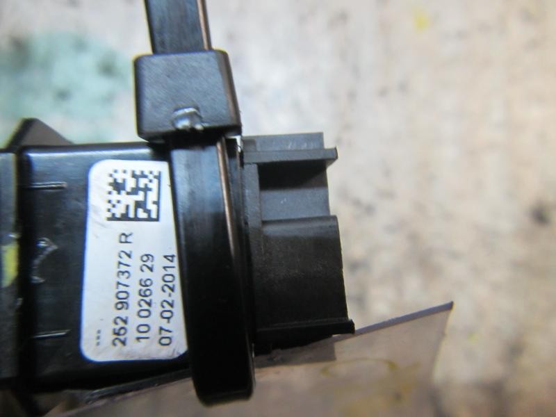 Recambio de warning para dacia duster adventure referencia OEM IAM 252907372R 252907372R 