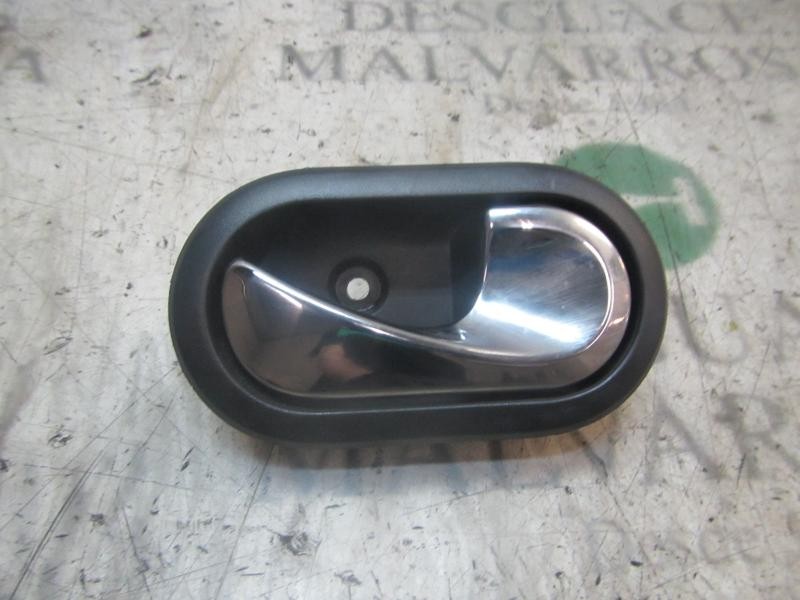Recambio de maneta interior delantera derecha para dacia duster adventure referencia OEM IAM 806701730R  