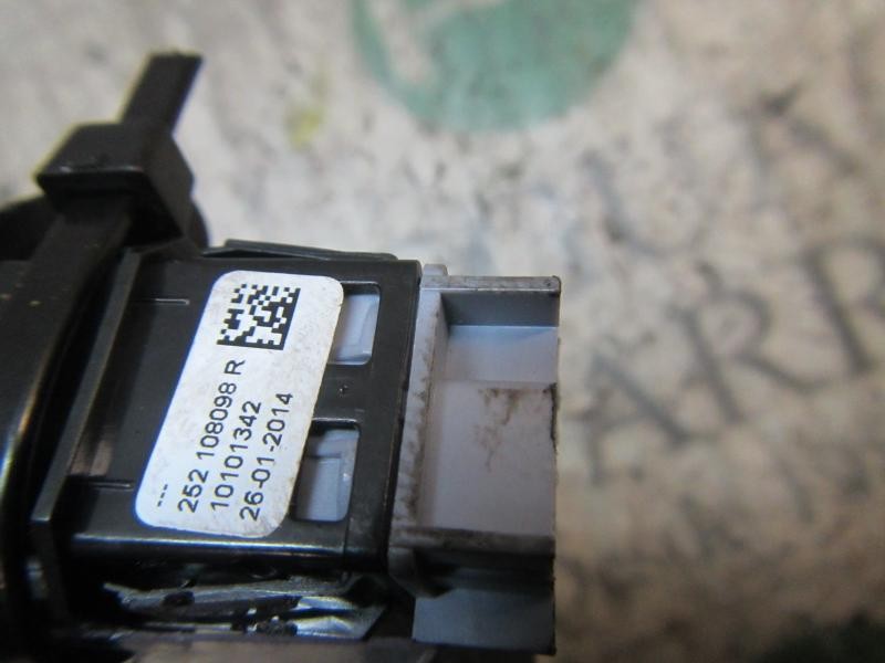 Recambio de modulo electronico para dacia duster adventure referencia OEM IAM 252108098R 252108098R 