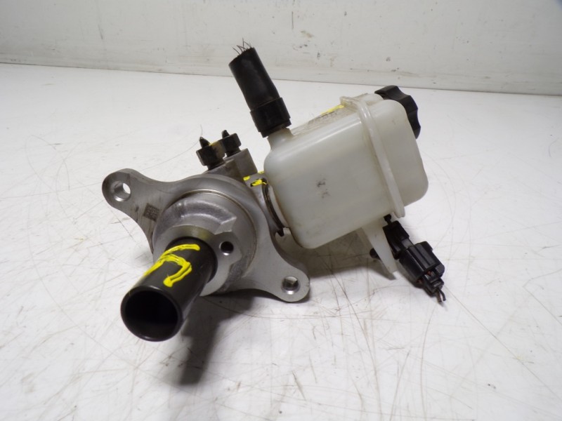Recambio de bomba freno para hyundai tucson tecno safe 2wd bluedrive referencia OEM IAM 58510D7100  