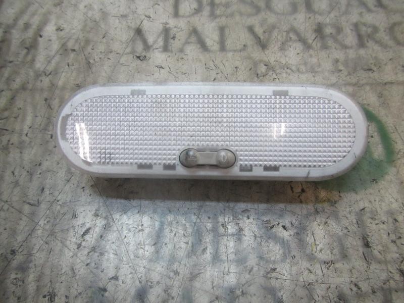 Recambio de piloto interior para dacia duster adventure referencia OEM IAM 8200074362  