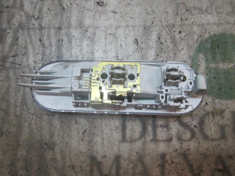 Recambio de piloto interior para dacia duster adventure referencia OEM IAM 8200074362  