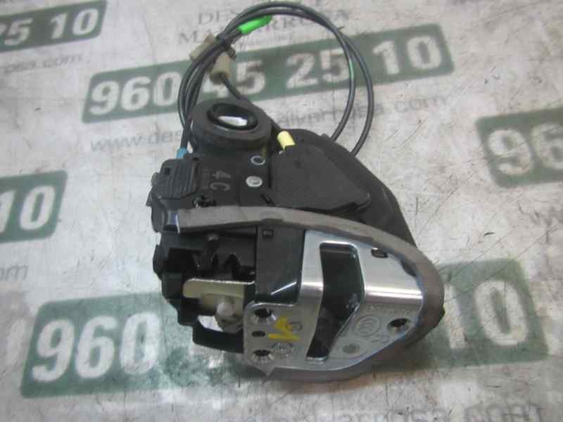 Recambio de cerradura puerta trasera derecha para toyota rav 4 referencia OEM IAM 6905033120  