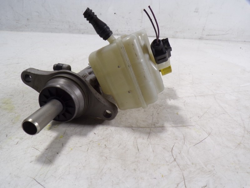 Recambio de bomba freno para skoda fabia combi 1.2 tsi referencia OEM IAM 6R1611019D  