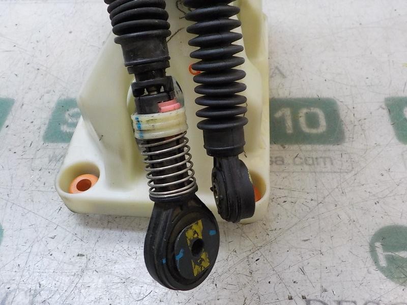 Recambio de palanca cambio para hyundai i20 klass referencia OEM IAM 43700C83104X  