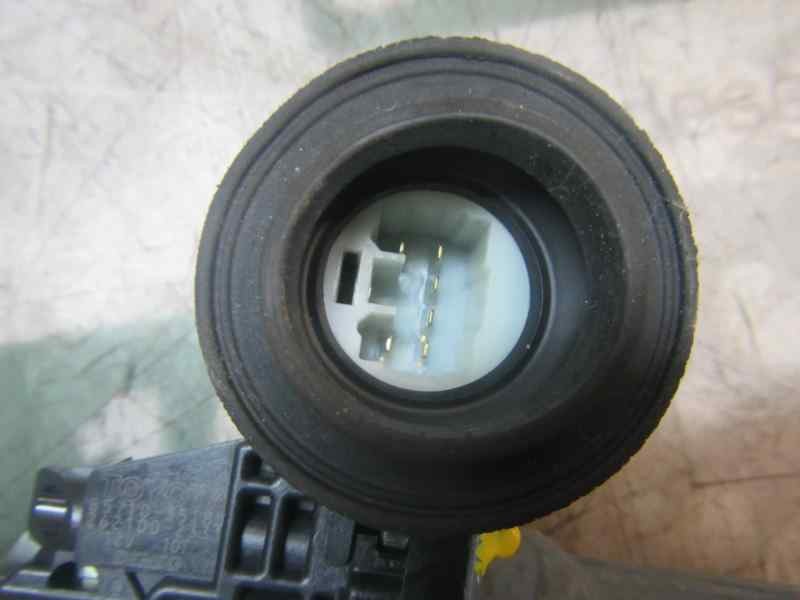 Recambio de elevalunas delantero derecho para toyota rav 4 referencia OEM IAM 6980130280  