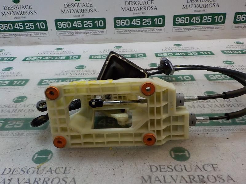 Recambio de palanca cambio para hyundai i20 klass referencia OEM IAM 43700C83104X  