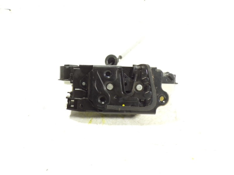 Recambio de cerradura puerta delantera derecha para skoda fabia combi 1.2 tsi referencia OEM IAM 5G1837016C 6V1837016A 