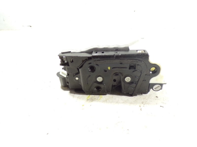 Recambio de cerradura puerta trasera izquierda para skoda fabia combi 1.2 tsi referencia OEM IAM 5G4839015D 6V0839015A 