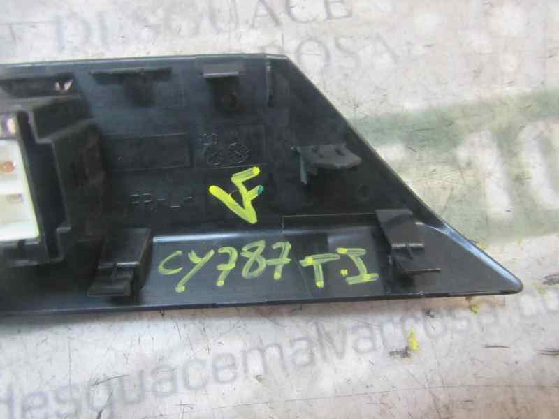 Recambio de mando elevalunas trasero izquierdo para toyota rav 4 referencia OEM IAM 8481052030  
