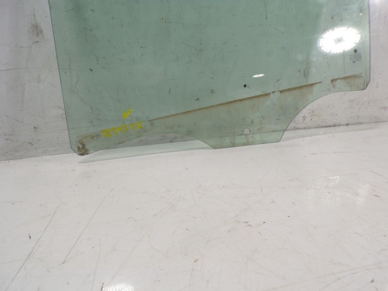 Recambio de cristal puerta trasero izquierdo para skoda fabia combi 1.2 tsi referencia OEM IAM 6V9845205A  