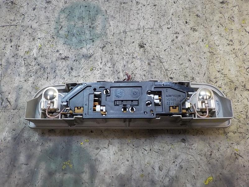 Recambio de piloto interior para audi a6 berlina (4f2) 2.0 tdi referencia OEM IAM 4L0947111B12T  