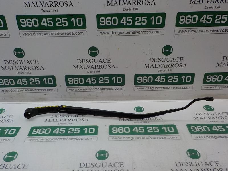 Recambio de brazo limpia delantero derecho para hyundai i20 klass referencia OEM IAM   