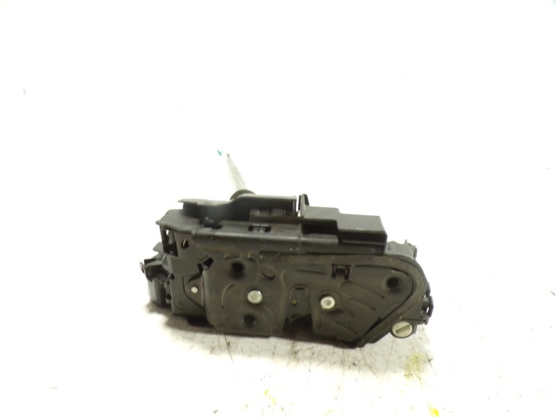 Recambio de cerradura puerta trasera izquierda para skoda rapid 1.6 tdi dpf referencia OEM IAM 5E0839015A 5TA839015E 