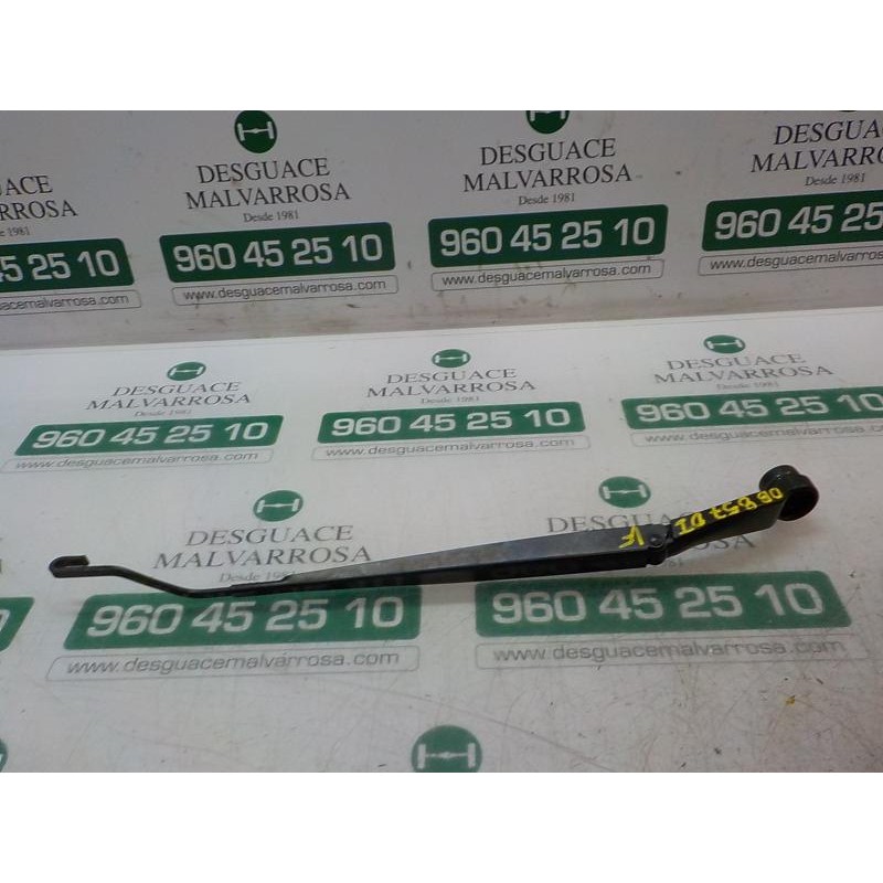 Recambio de brazo limpia delantero izquierdo para hyundai i20 klass referencia OEM IAM 98311C8010  