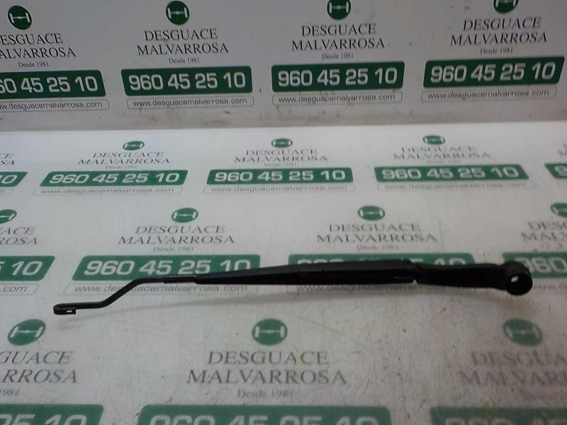 Recambio de brazo limpia delantero izquierdo para hyundai i20 klass referencia OEM IAM 98311C8010  