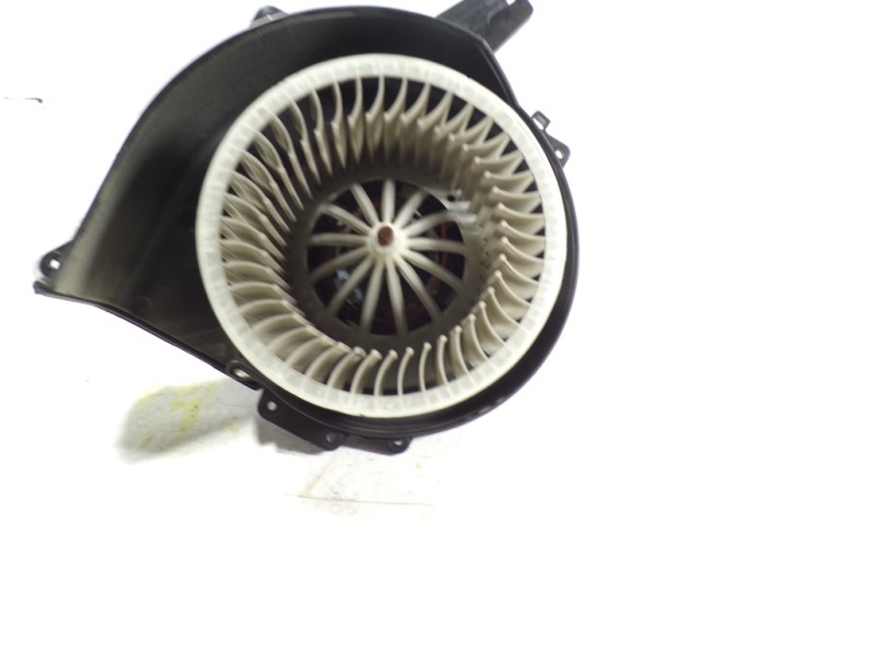 Recambio de motor calefaccion para skoda fabia combi 1.2 tsi referencia OEM IAM 6R1819015  