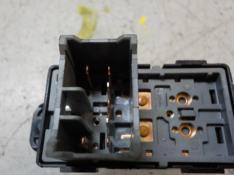 Recambio de mando elevalunas trasero izquierdo para hyundai i20 klass referencia OEM IAM 93580C70104X 93580C7010 