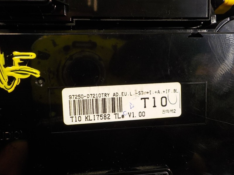 Recambio de mando climatizador para hyundai tucson tecno safe 2wd bluedrive referencia OEM IAM 97250D7210TRY 97250D7210 