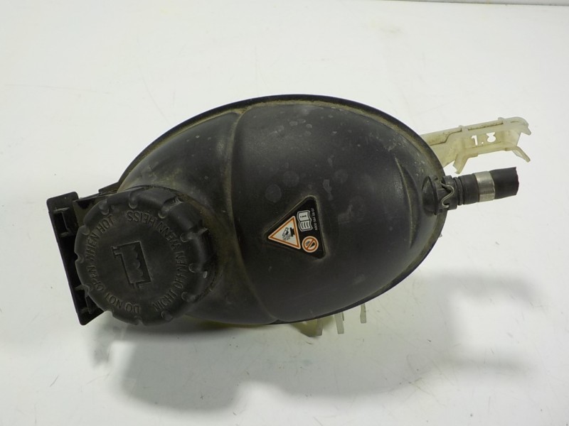Recambio de deposito expansion para mercedes-benz clase c (w204) coupe 1.6 cat referencia OEM IAM A2045000549  