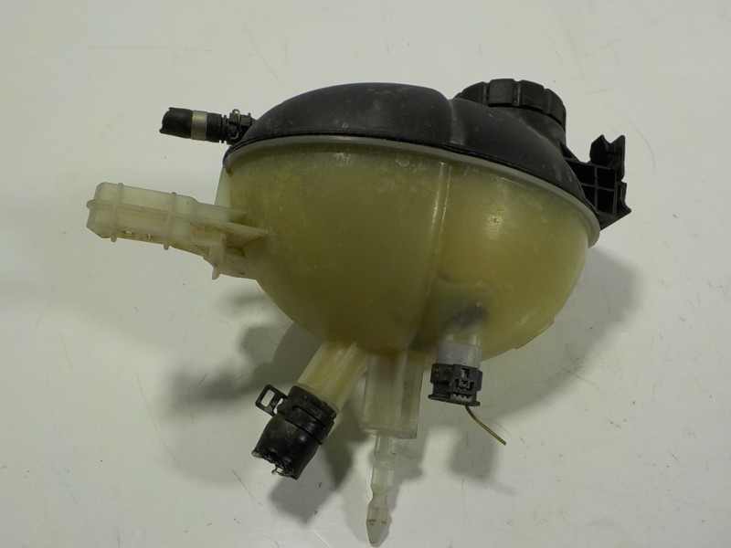 Recambio de deposito expansion para mercedes-benz clase c (w204) coupe 1.6 cat referencia OEM IAM A2045000549  