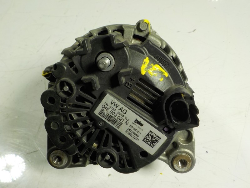 Recambio de alternador para volkswagen polo (6c1) 1.2 tsi referencia OEM IAM  04E903021N 