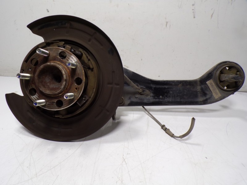 Recambio de mangueta trasera derecha para hyundai tucson tecno safe 2wd bluedrive referencia OEM IAM 52720D7000  52730C1100