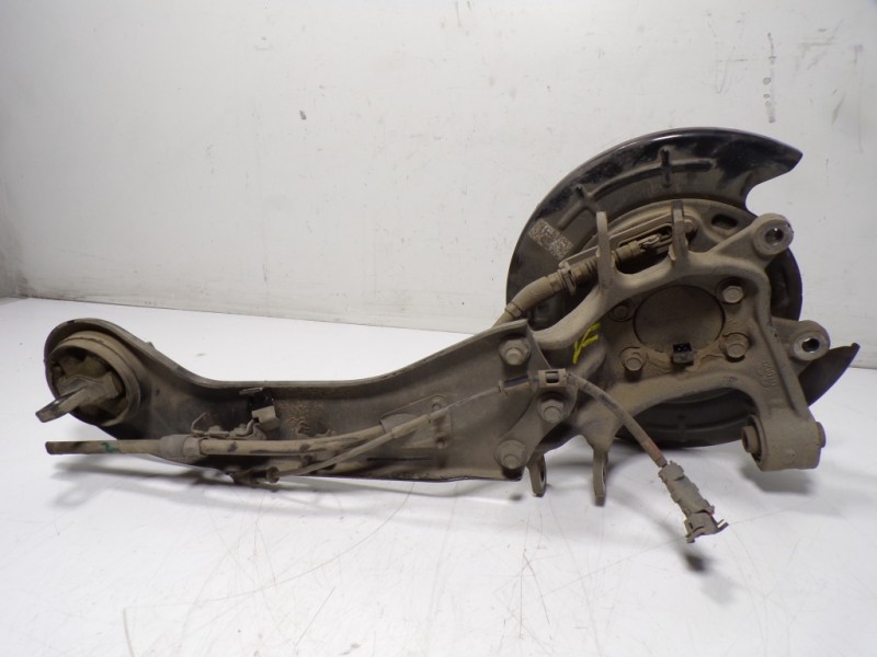 Recambio de mangueta trasera derecha para hyundai tucson tecno safe 2wd bluedrive referencia OEM IAM 52720D7000  52730C1100